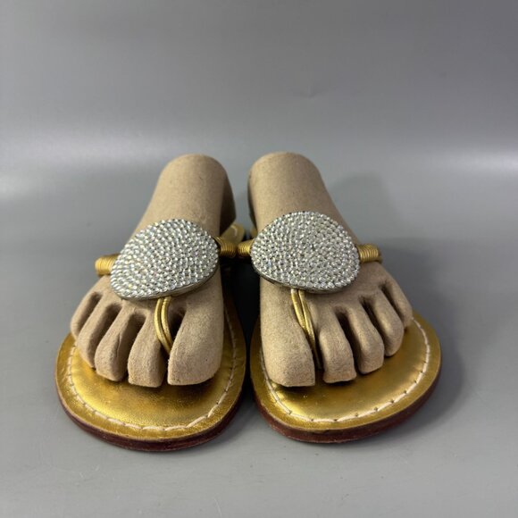 Bernardo Must Sone Pewter Thong Sandals Leather Medallion Embellishment, Size 9 - Picture 3 of 11